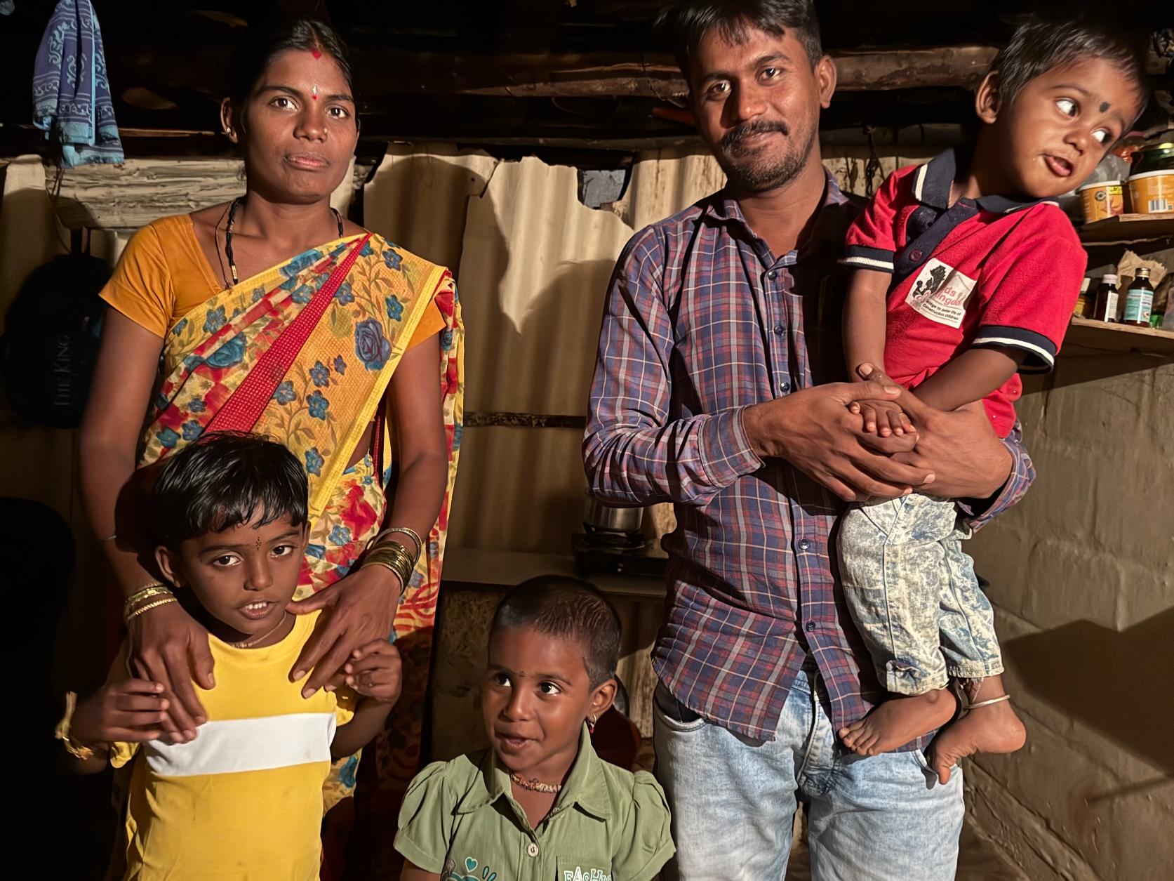 Ashok-with-wife-and-children